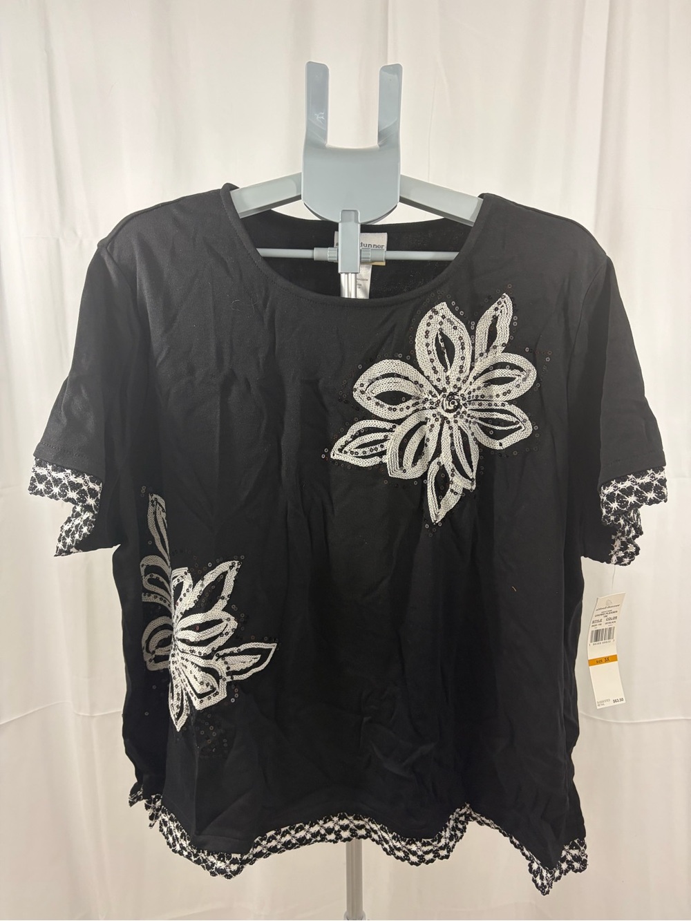 NWT Alfred Dunner Women’s Size 3X Black Floral Embellished Women's Top